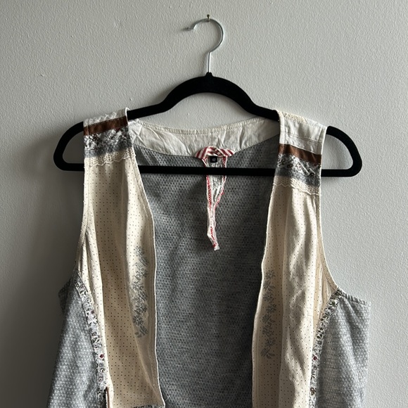 Floral Vest - Picture 2 of 10